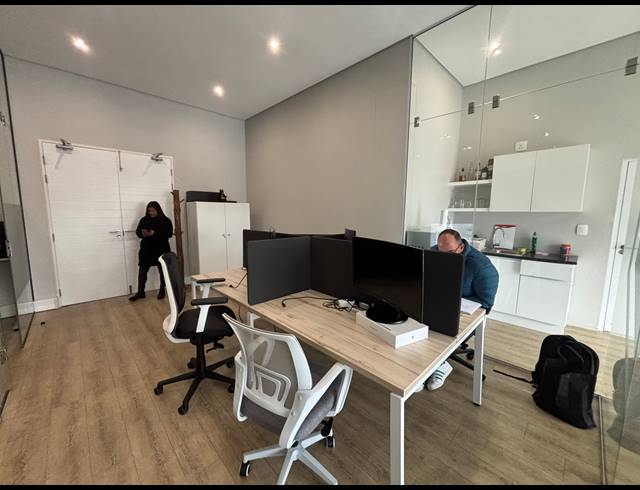 85M² OFFICE TO LET IN PAARDEVLEI